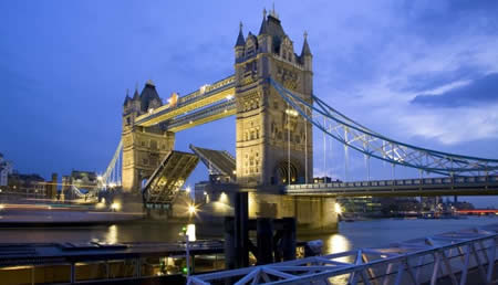 tower bridge Tramonto